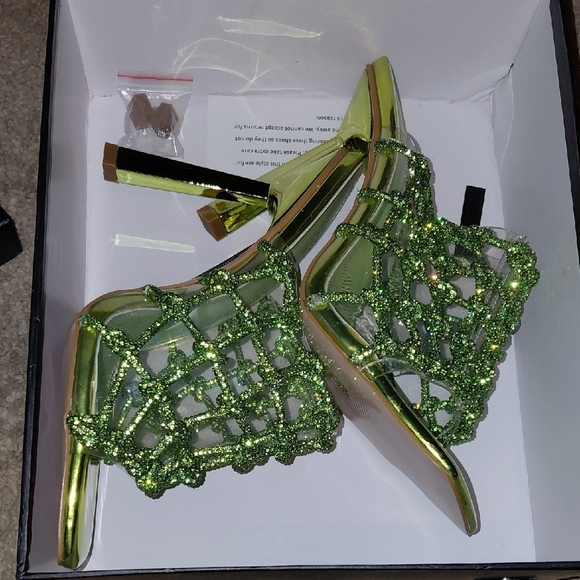 AZALEA WANG SNOWDROP EMBELLISHED KNOT WEB SANDAL IN GREEN - Picture 7 of 10